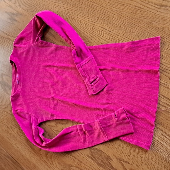 Delia's long sleeved thermal tshirts with thumb holes - Picture 4 of 7